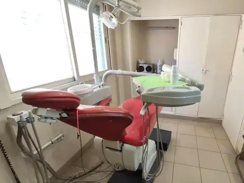 CONSULTORIO 3 AMBIENTES VENTA FLORESTA EQUIPADO