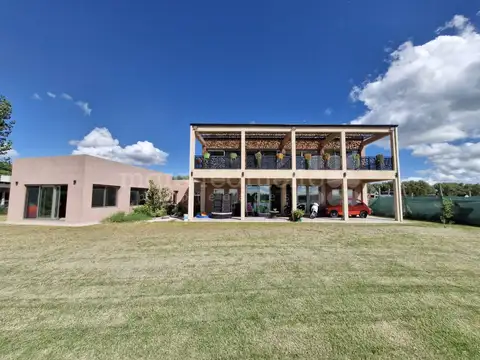 Casa en Alquiler de 4 dormitorios