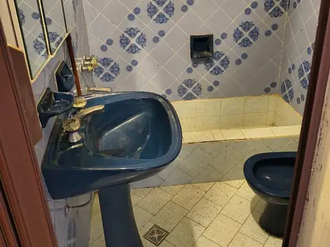 Depto Tipo Casa en Venta en Ramos Mejía, USD 41.000