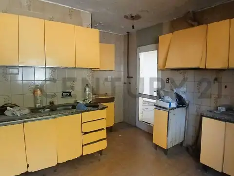 Villa Mercedes 1000, Piso 0