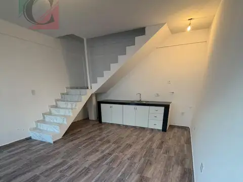 Depto Tipo Casa en Alquiler de 2 ambientes