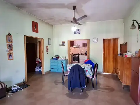 NUEVO PRECIO! CASA EN VENTA PARA DOS FAMILIAS EXC. UBICACION