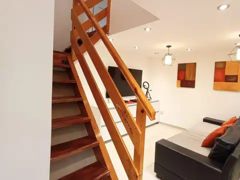 Depto Tipo Casa 4 ambientes con 2 baños