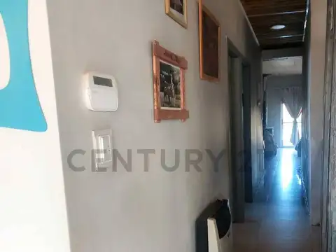 Casa 5 ambientes con 1 baño