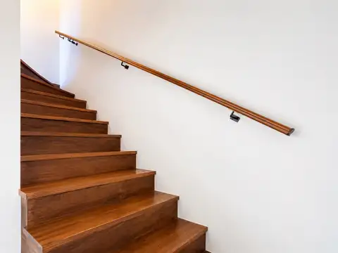 Depto Tipo Casa en Alquiler con 1 cocheras