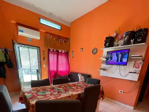 Casa 3 ambientes con 1 baño