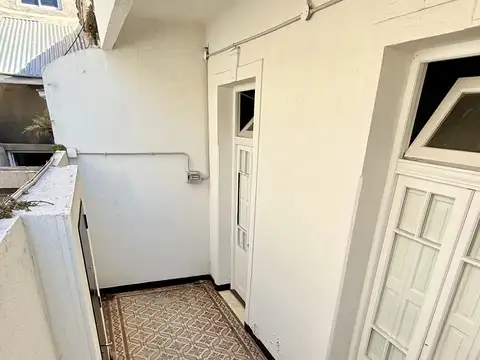 Depto Tipo Casa en Venta 60 años