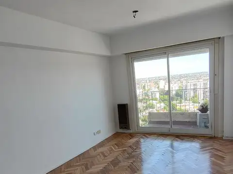 Excelente 2 Ambientes / Renovado / Vista Abierta y Luminoso