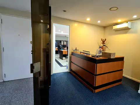 Oficina 7 ambientes con 4 baños