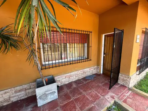 Depto Tipo Casa en Alquiler de 1 dormitorio
