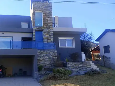 VENTA CASA DE CATEGORIA 4 DORM EN EL DORADO 2