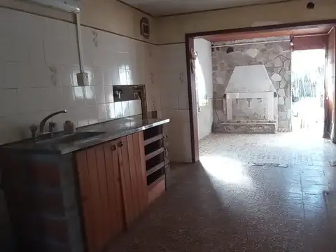 Casa 4 ambientes con 1 baño