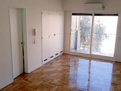 AMBIENTE.APTO PROF. BAJAS EXPENSAS. BALCÓN CON LAVADERO.LUMINOSO.BAJAS EXPENSAS.