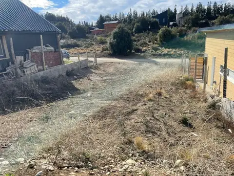 Se vende lote plano en barrio los abedules