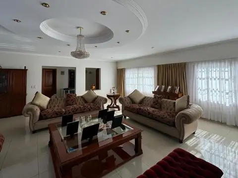 Casa en Venta de 5 dormitorios