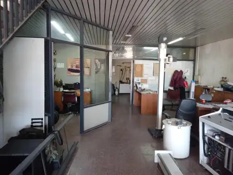 Imponente Estructura de Hormigón en 27 de febrero 1329