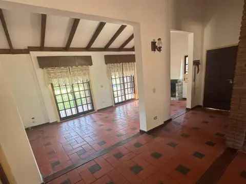 Casa 3 ambientes con 1 baño