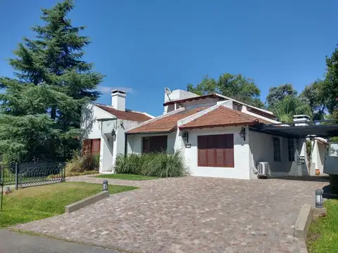 OPORTUNIDAD, Casa de 228m2 en Las Praderas de Lujan