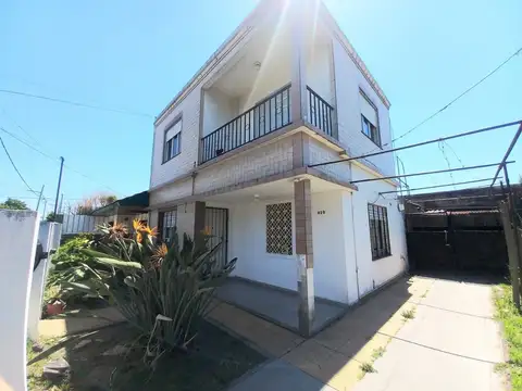 Venta casa 4 amb con parque APTO CREDITO, Burzaco.