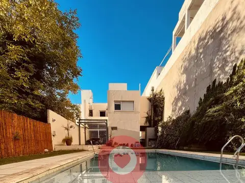 Casa en Alquiler con 1 cochera