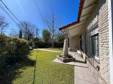 Casa en Venta en Manuel B Gonnet, USD 340.000