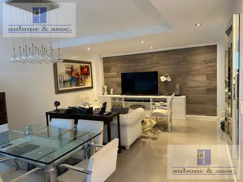Casa en Venta en Bernal, USD 244.000