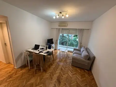 Departamento de 3 ambientes con balcón, muy buena ubicación