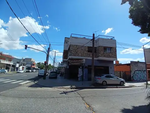 Depto Tipo Casa en Venta de 5 ambientes