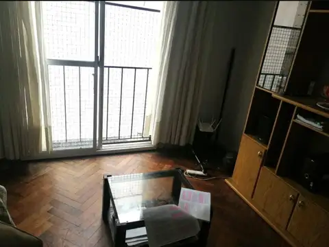 Azcuénaga y San Luis a metros de facultades