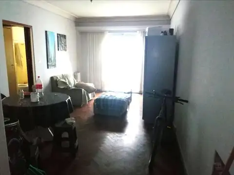 Azcuenaga 711 , Piso 6