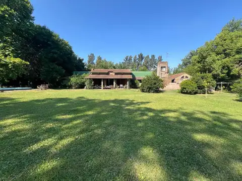 Casa 5 ambientes con 4 baños