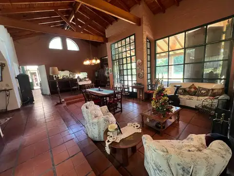 VENTA CASA 5 AMBIENTES - PILAR BARRIO YEI PORA
