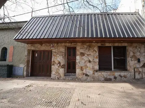 CASA EN VENTA 3 DORMITORIOS EN LA PLATA