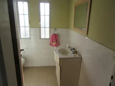 Av. Hipolito Yrigoyen 11013, e/ Santa Maria y Buenaventura, Turdera