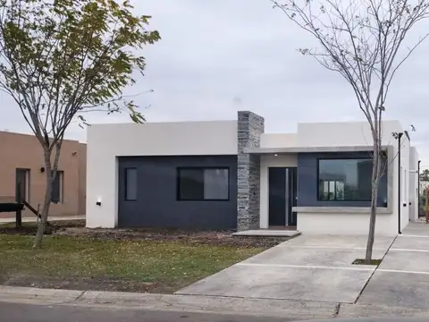 Casa  en Venta en Santa Elisa, Pilar del Este, Pilar