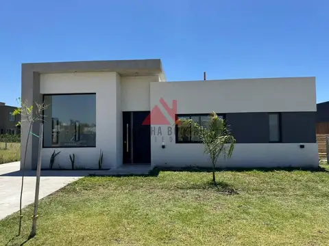 Casa  en Venta en Santa Elisa, Pilar del Este, Pilar