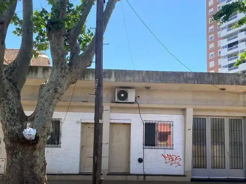 VENTA - Casa 4 Amb. en Beccar con Departamento 1 Amb. en Lote Propio