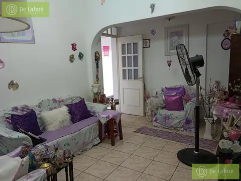 Casa 4 ambientes con 2 baños
