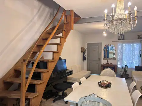 Casa en Venta en Vicente Lopez Vias / Maipu, USD 320.000