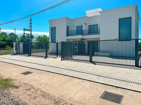 Dos Casas a Estrenar en Venta de Dos Dormitorios en Funes City Zona Joan Miro
