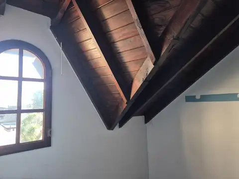 Depto Tipo Casa 4 ambientes con 3 baños