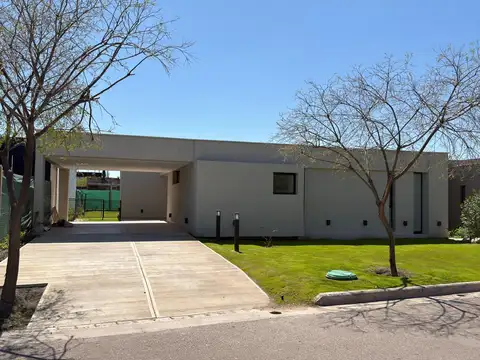 Casa en Venta en Russell, USD 350.000