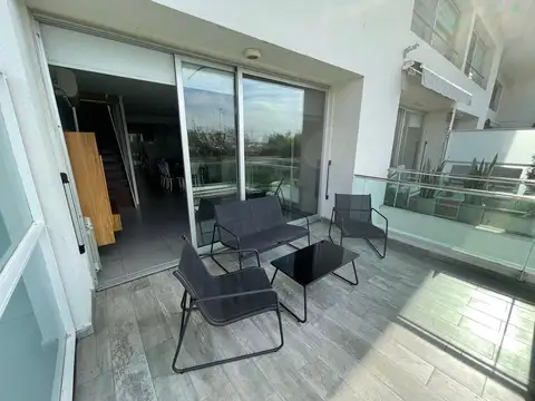 Casa en Venta en Alberdi, USD 350.000