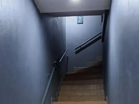 Venta depto 2 amb sobre av. San martín  (muy buen estado/ ap