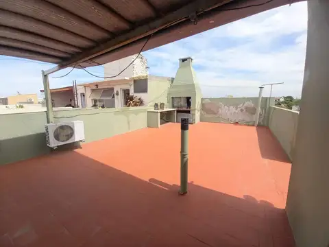 Depto Tipo Casa en Venta 50 años