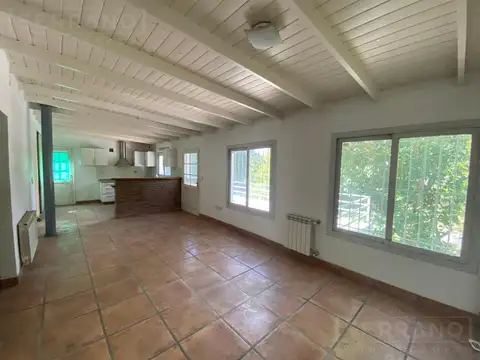 Venta local comercial en  colectora norte, ruta 8, km 73, barrio los Pinos. Exaltacion de la Cruz