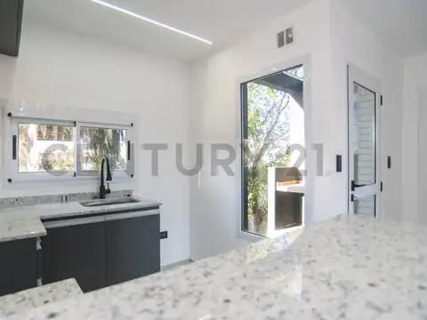 Ph en venta a estrenar con cochera en La Plata