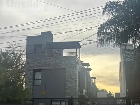 Depto Tipo Casa en Alquiler de 2 dormitorios