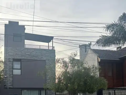Depto Tipo Casa en Alquiler en Castelar, $ 1.300.000