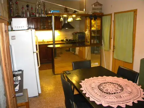 Casa 5 ambientes con 2 baños